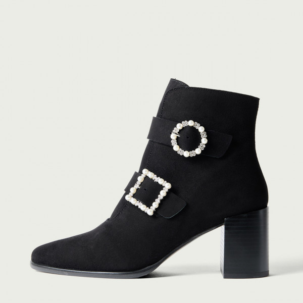 Botine cu toc gros negre Daphne din piele întoarsă naturală și cu accesorii din perle