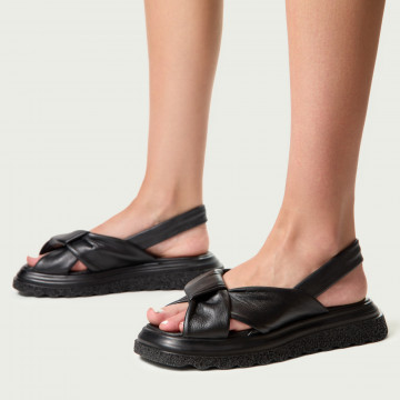 Sandale joase Evelyn negre din piele naturală moale împletită