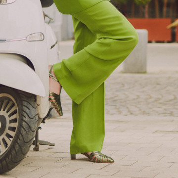 Pantofi cu toc decupați Luna din piele naturală verde metalizat