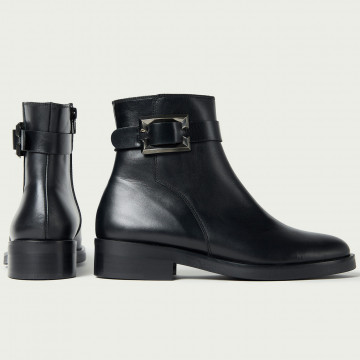 Cizme scurte Emilia din piele naturală negre cu accesoriu