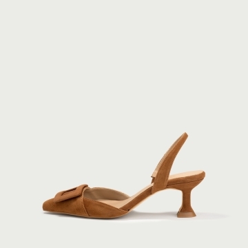 Pantofi cu toc avazat și accesoriu geometric camel Barbara din piele întoarsă naturală