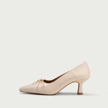 Pantofi beige cu șireturi și toc subțire Alis din piele naturală