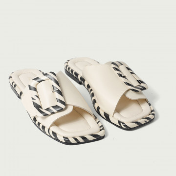 Papuci damă Kristianna piele naturală crem cu accesoriu și talpă printată