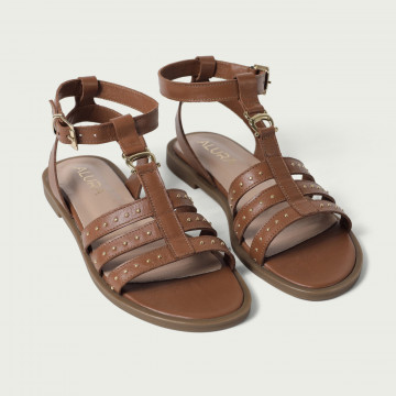 Sandale joase maro Rhea din piele naturală cu multibarete și micro ținte