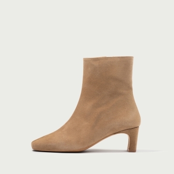 Botine bej cu vârf pătrat și toc gros Charlize din piele întoarsă naturală