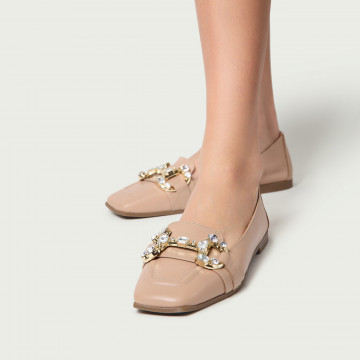 Mocasini nude Alissa cu vârf pătrat și accesoriu cristale din piele naturală