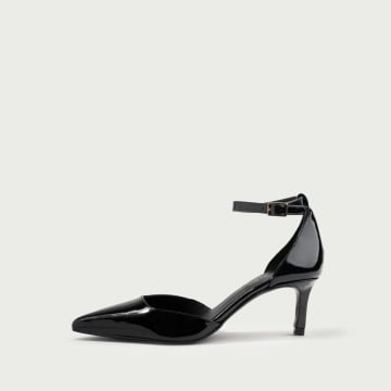 Pantofi negri cu toc subțire și baretǎ pe picior Ina din piele naturală lac