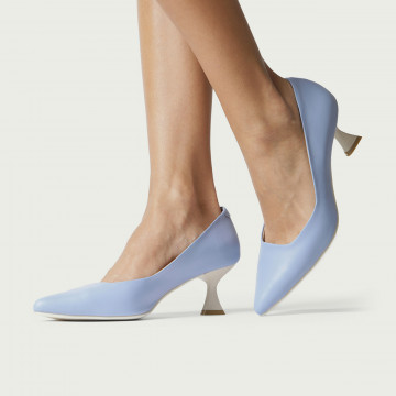 Pantofi stiletto cu toc mic albastru lavandă Yvonne din piele naturală