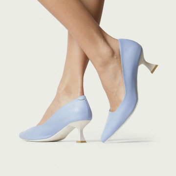 Pantofi stiletto cu toc mic albastru lavandă Yvonne din piele naturală