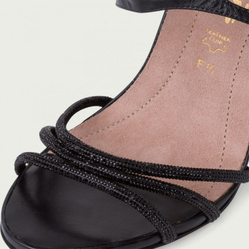 Sandale damă cu toc subțire negre elegante accesorizate de ocazie