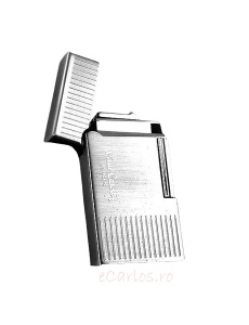 Vedere frontala bricheta Pierre CARDIN cu capacul deschis, culoare argintie, aprindere cu piatra