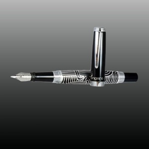 Stilou Ungaro metalic negru-argintiu, cu peniță Iridium Point Germany