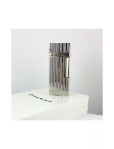 Brichetă metalică de lux Givenchy 2433 argintie, cu striatii verticale, foarte fine, produs asezat pe cutia cadou inscriptionata