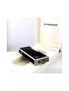 Brichetă metalică Givenchy 3013 de culoare neagră cu laterale argintii , corpul negru, asezata culcat in cutia cadou cu supapa de incarcare la vedere