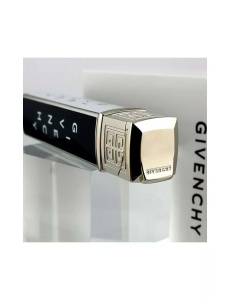 Bricheta Givenchy de dama, inscriptionata pe capacul argintiu