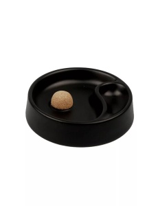 Scrumieră pentru pipăScrumiera pentru pipa din material ceramic de culoare negru lucios cu  butuc de pluta pentru scuturarea pipei