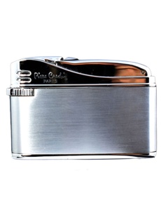 Brichetă metalică retro Pierre Cardin 277-02, vedere laterala, aprindere cu piatra, culoare argintiu satinat, rotita reglat flacara