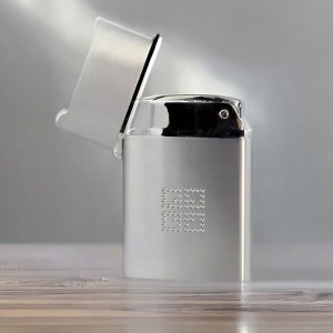 Brichetă de lux Givenchy 3307, argintie cu logo perforat, aprindere clasică cu piatră