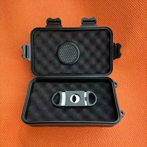 Humidor de calatorie cu umidificator si cutter