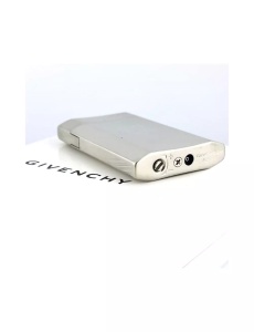 Bricheta de lux Givenchy 4201 vedere partea inferioara cu locul de incarcare