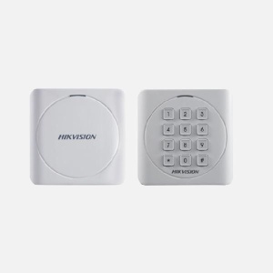 Cititor card cu tastatura Hikvision DS-K1801EK, frecventa de operare RFID EM125KHz, conectivitate: Wiegand 26/34 protocol, distanta de citire: max. 50mm, tastatura cu 12 butoane, Led de stare, alimentare; 12VDC, dimensiuni: 87mm × 87mm × 13.3mm, IP 65,