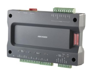 Master controler pentru lift Hikvision DS-K2210, management pana la 128 de etaje, 20000 carduri si 50000 evenimente, suporta pana la 2 cititoare RS-485 sau 2 cititoare Wiegand, comunicare: TCP/IP si RS-485, configurare si management via web sau software