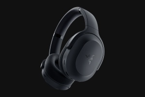 Casti Razer Barracuda Wireless, frecventa raspuns 20 Hz – 20 kHz, sensibilitate 96dB, izolare fonica pasiva, conectivitate USB-C Wireless (2.4GHz); Bluetooth 5.2; 3.5mm Analog, frecventa raspuns microfon 100 Hz - 10 kHz, autonomie pana la 40 ore, negru - Img 2