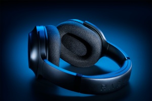 Casti Razer Barracuda Wireless, frecventa raspuns 20 Hz – 20 kHz, sensibilitate 96dB, izolare fonica pasiva, conectivitate USB-C Wireless (2.4GHz); Bluetooth 5.2; 3.5mm Analog, frecventa raspuns microfon 100 Hz - 10 kHz, autonomie pana la 40 ore, negru - Img 5