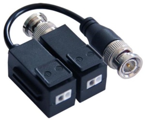 Video balun DS-1H18-A, Video balun pasiv Hikvision, DS-1H18-A ; set 2 bucati ( o bucata cu cablu si o bucata fara cablu); transmite semnal video pe cablu UTP pana la 350m; compatibil standard HDCVI/TVI/AHD/CVBS, greutate 39g