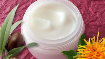 Cremă de ochi hidratantă, anti-aging