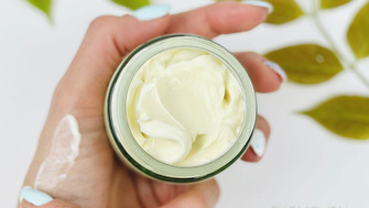 Cremă de mâini nutritivă cu ceramide, uree, lanolină