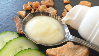 Cremă hidratantă Smirnă & Castravete