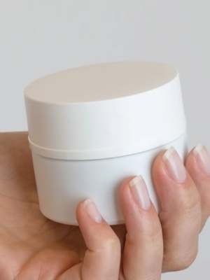 Borcan sticlă mată albă cu capac și disc AK 50 ml
