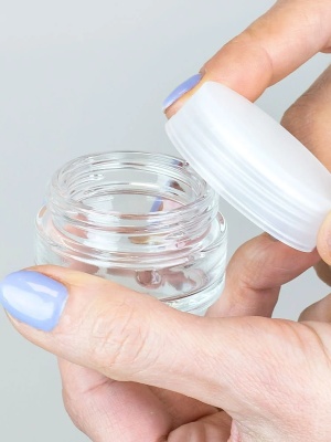 Borcan sticlă Laurence cu capac, 15 ml