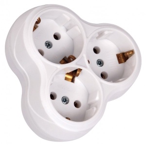 Adaptor electric BERVAS B4231, model CH cu 3 gauri, tensiune 250 V, curent maxim 16 A, pentru conectare aparate cu fise compatibile in interior