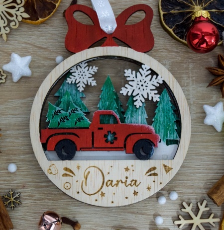 Ornament brad nume 1