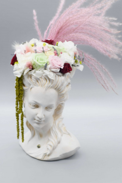 Aranjament floral statueta