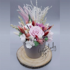 Aranjament floral in vas ceramic