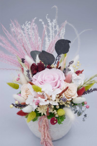 aranjament floral in vas ceramic
