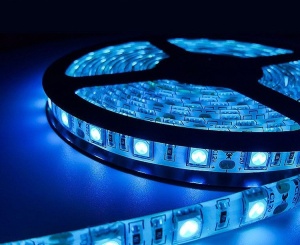 Banda Led Albastra 60 Leduri 5050/Metru, 24V, Rezistenta La Apa, Rola 5 Metri - Img 2