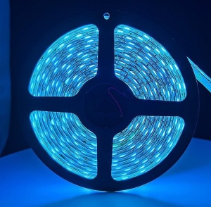 Banda Led Albastra 60 Leduri 5050/Metru, 24V, Rezistenta La Apa, Rola 5 Metri - Img 3