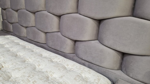 Set pat tapitat cu lada si saltea + 2 noptiere Yesim Dream 160x200 cm crem - Img 2