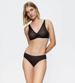 Chilot elegant, dantelat, Triumph Signature Sheer Tai Negru