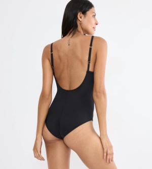 Costum de baie întreg cu cupe buretate și armătură, Triumph Summer Twist OWP 01 Negru - Img 2