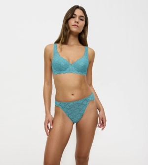 Chilot din dantelă răscroit, Triumph Amourette Highleg Tai - Img 4