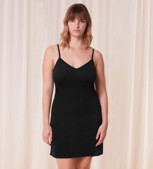 Furou lung fără cusături, antistatic, Triumph Body Make-Up T Dress 02