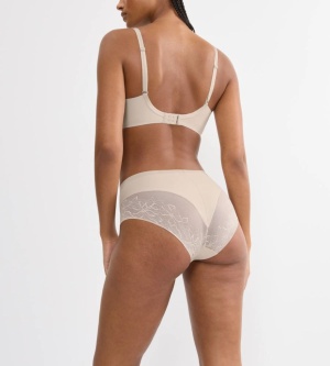 Chilot cu efect de modelare ușoară, Triumph Comfort Contour Maxi Bej - Img 2