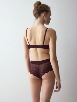 Chilot din dantelă elastică, Triumph Love in Lace Shorty Bordo - Img 2
