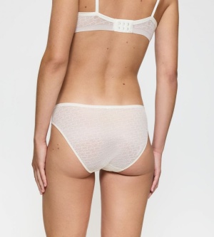 Chilot elegant, dantelat, Triumph Signature Sheer Tai Ecru - Img 3