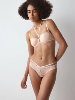 Chilot tanga cu tulle transparent, Triumph That Night in Vegas String Crem